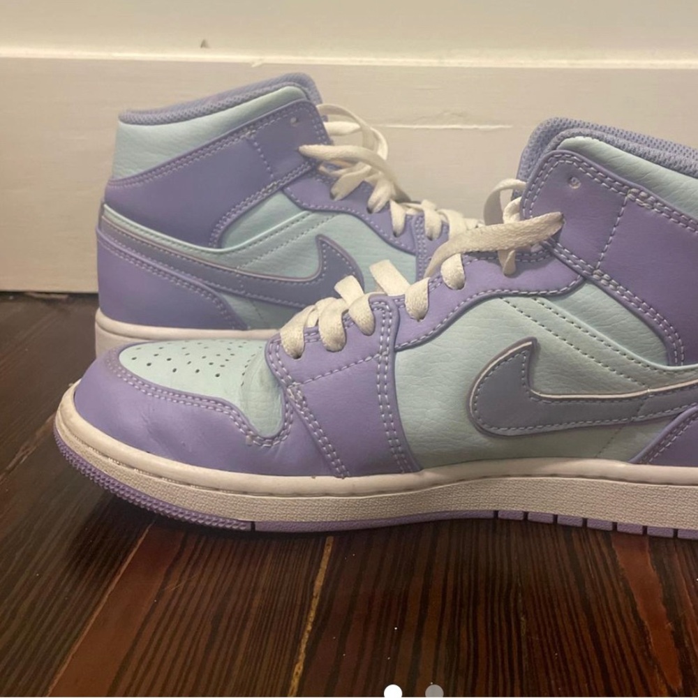 Nike' Purple and Light Blue Sneakers